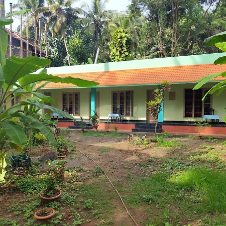 Hotel Greenland Thiruvananthapuram Buitenkant foto