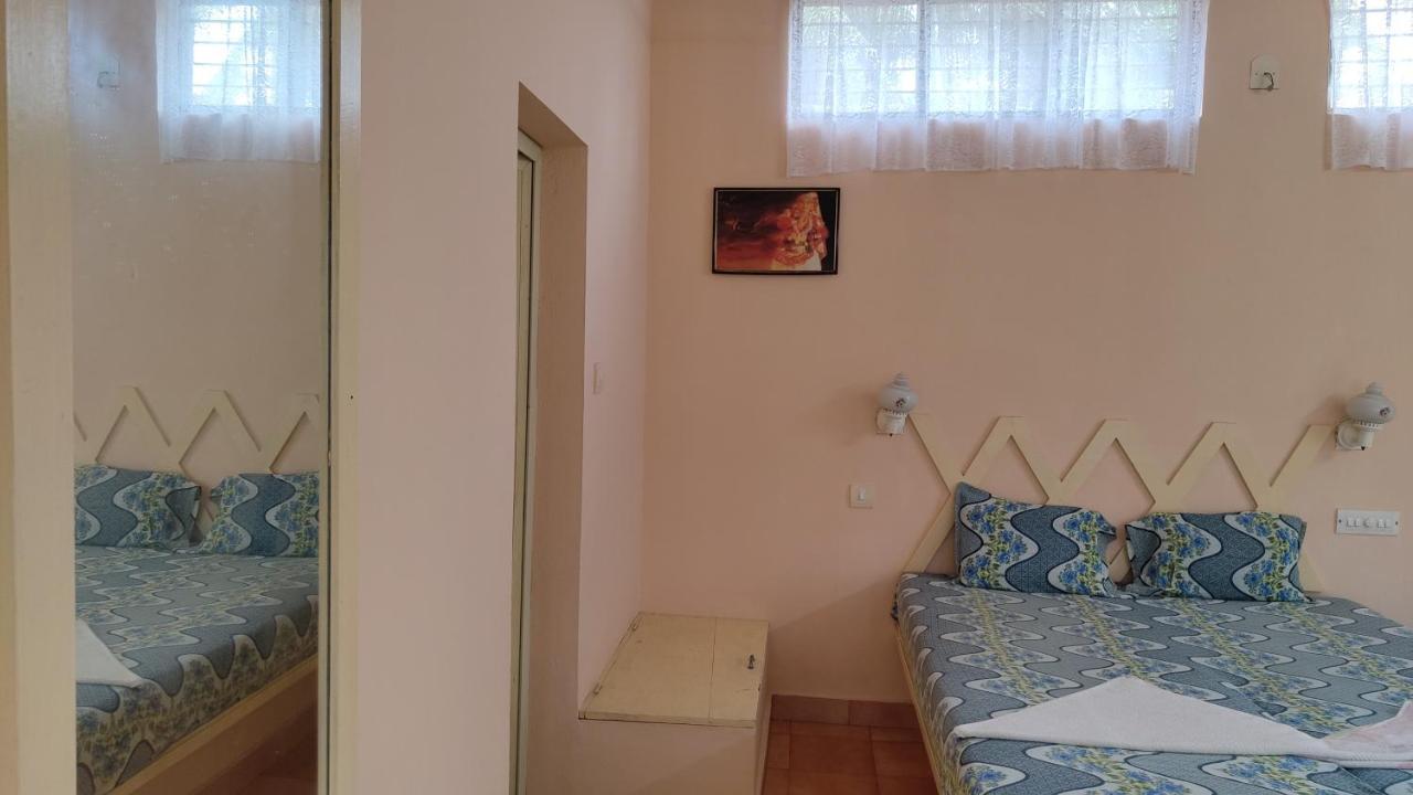 Hotel Greenland Thiruvananthapuram Buitenkant foto